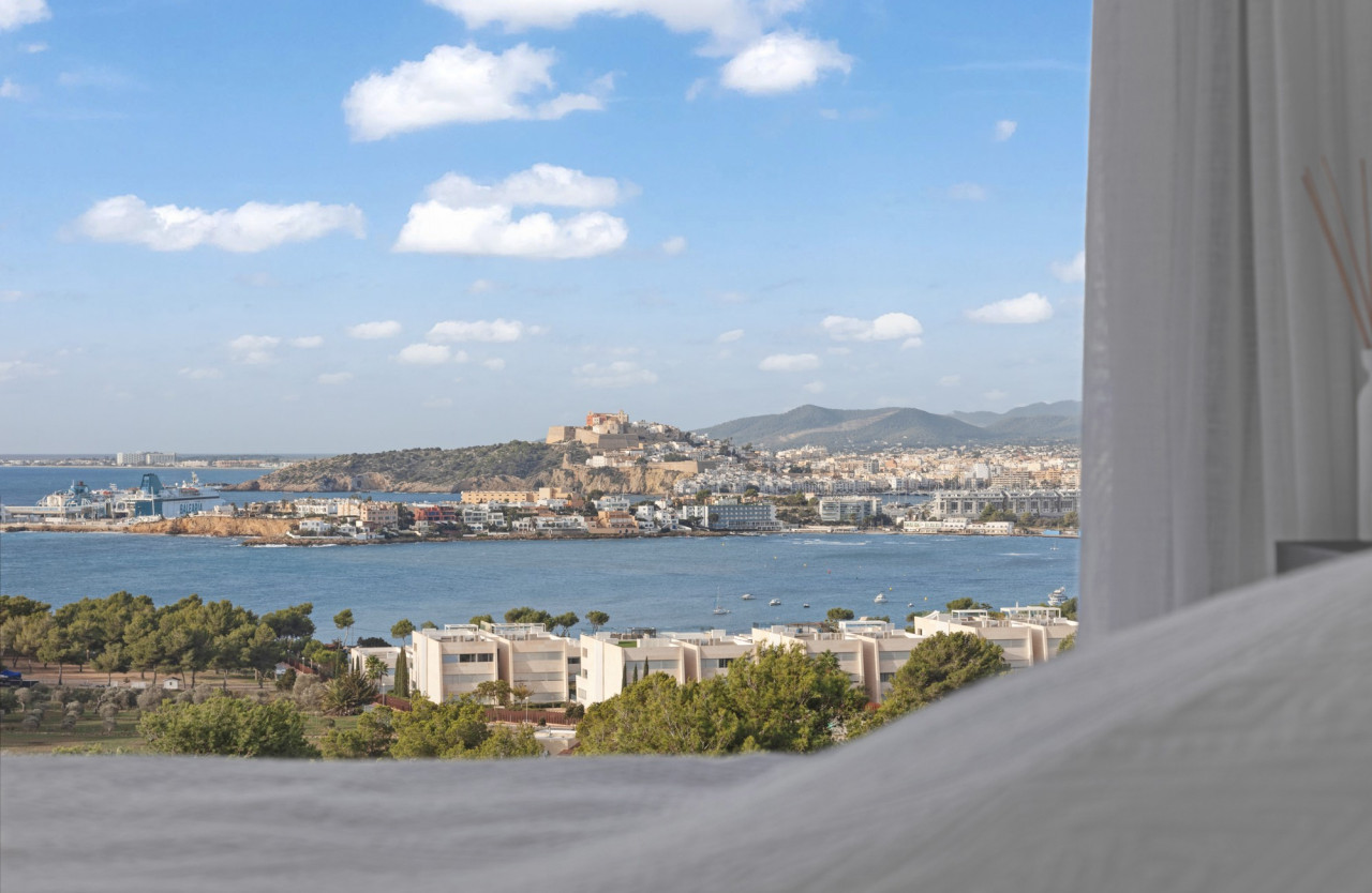 Villa im Industriestil in Cap Martinet mit Meerblick - 20