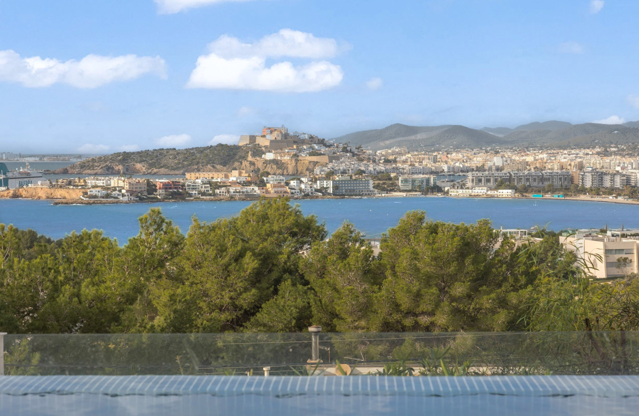 Villa im Industriestil in Cap Martinet mit Meerblick - 31