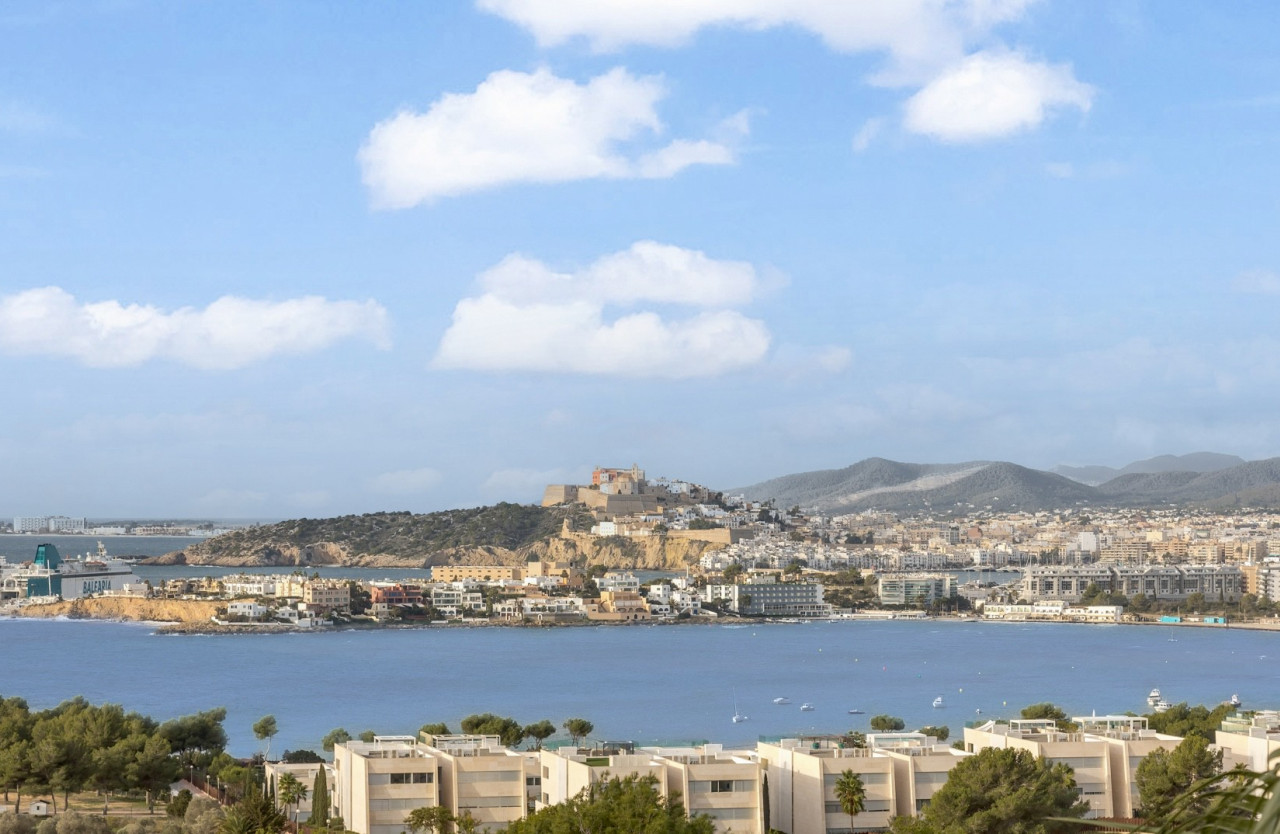 Villa im Industriestil in Cap Martinet mit Meerblick - 6