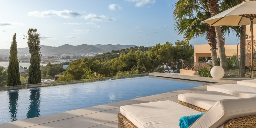 Villa im Industriestil in Cap Martinet mit Meerblick - 1