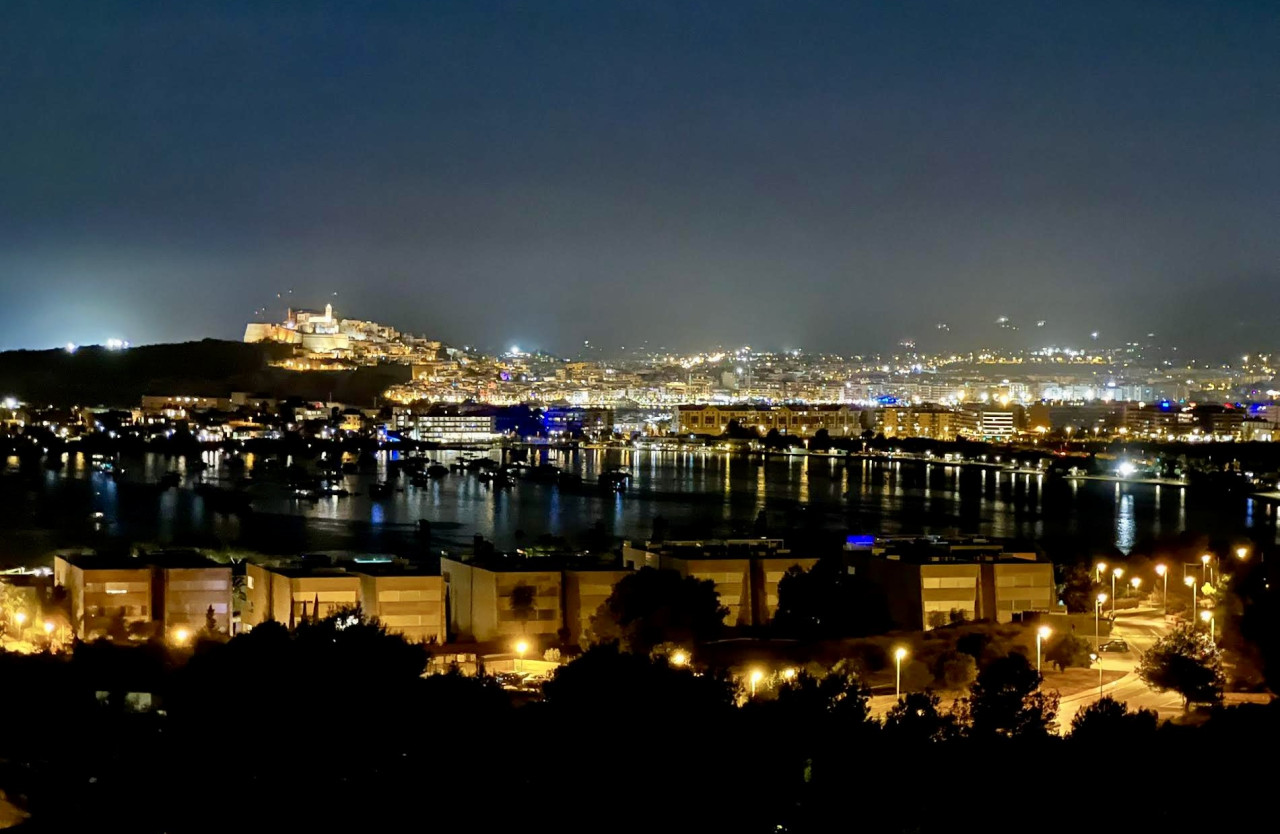 Villa im Industriestil in Cap Martinet mit Meerblick - 36