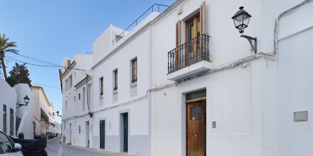 Exklusive Maisonette mit Meerblick auf den Hafen von Ibiza - 2