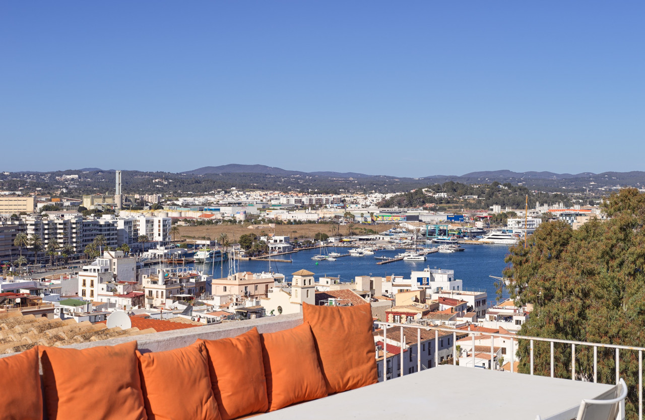 Exklusive Maisonette mit Meerblick auf den Hafen von Ibiza - 1