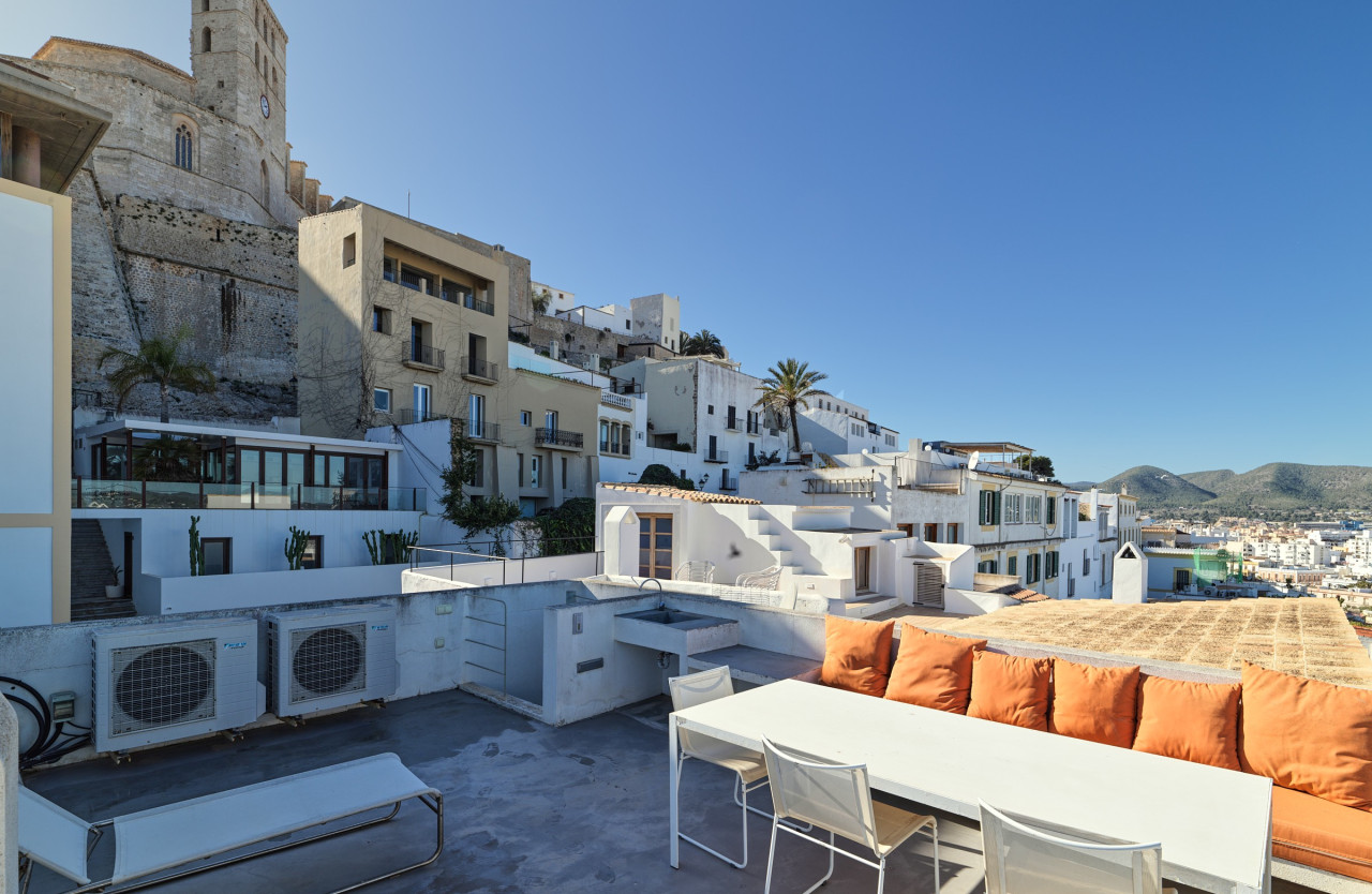 Exklusive Maisonette mit Meerblick auf den Hafen von Ibiza - 6