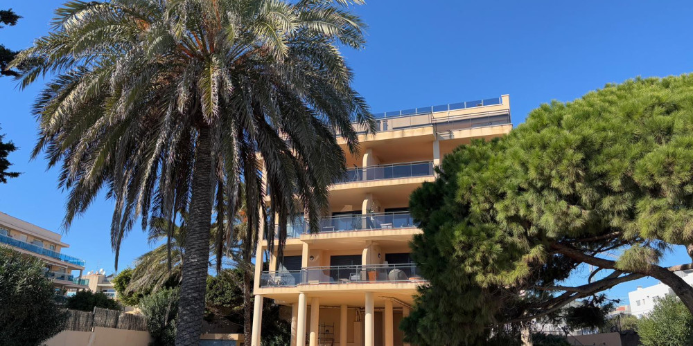 Modern Penthouse with direct Beach Access - 1