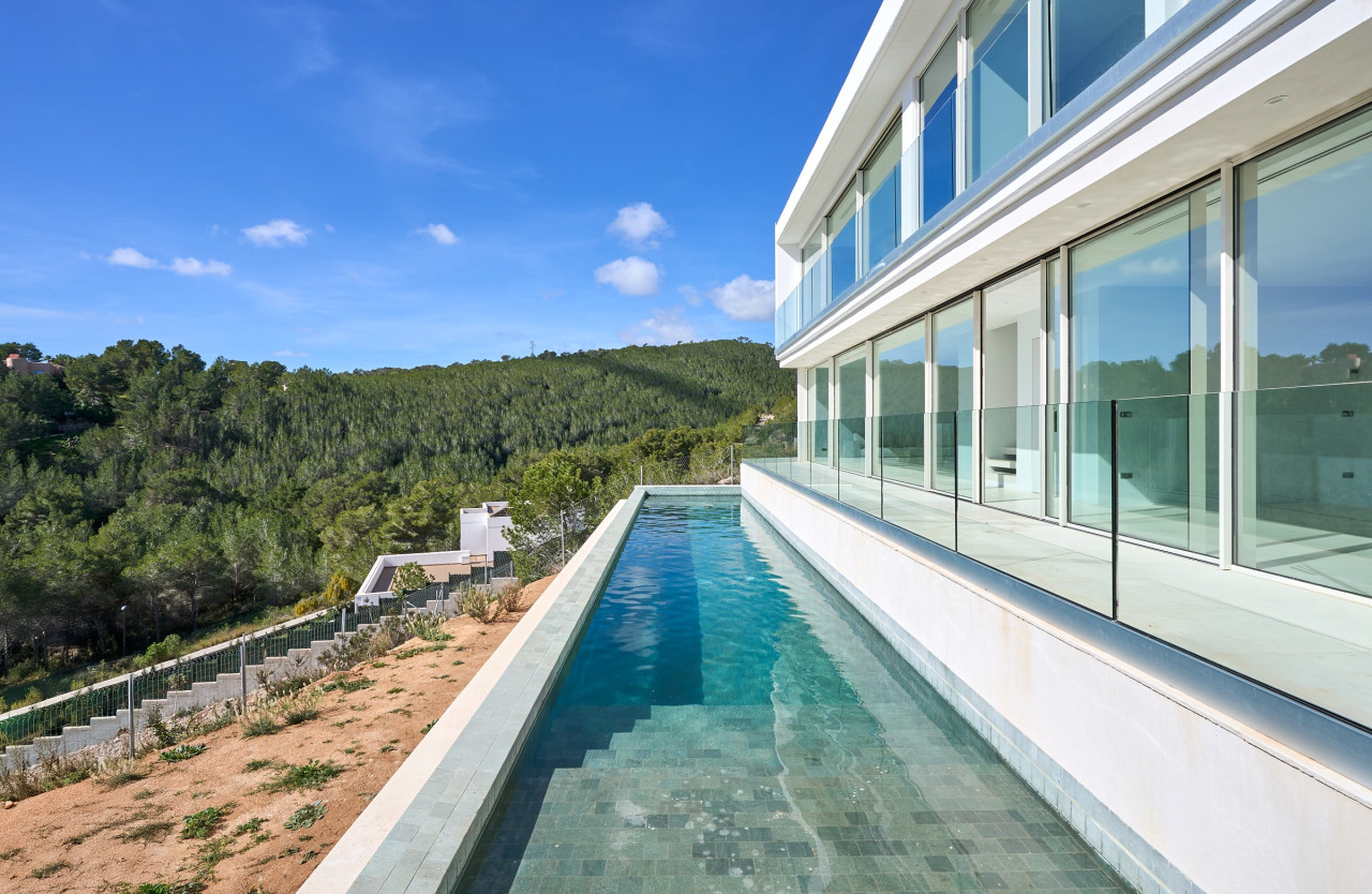 Sleek newbuilt Villa with breathtaking Views - 14