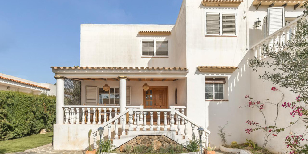 Detached villa near the city and the beach - 2