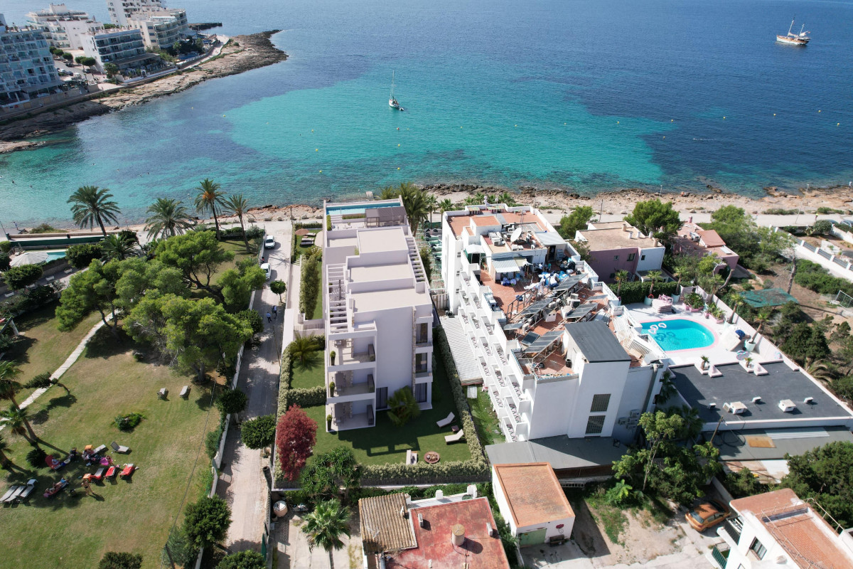 Exclusivas viviendas en primera línea de mar en la costa oeste de Ibiza - 2