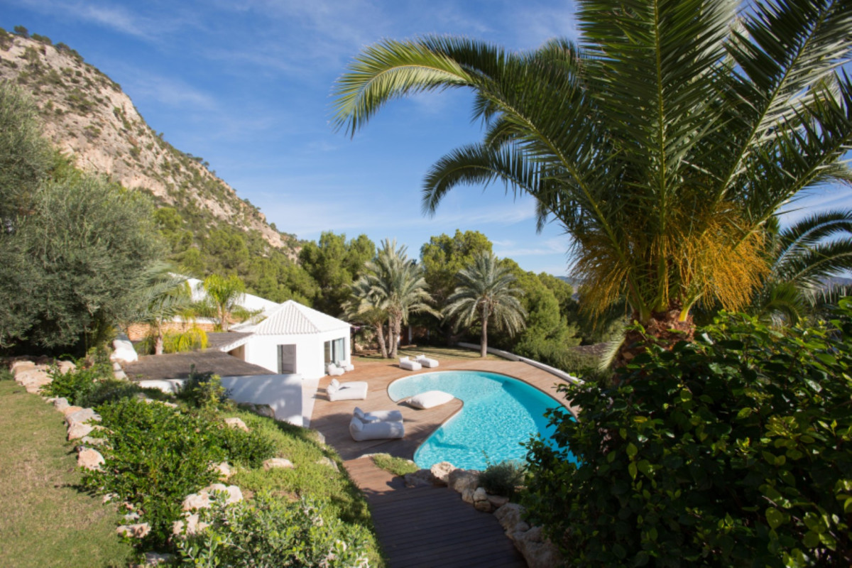 Moderner Luxus in Ibizas exklusivster Nachbarschaft: Ein Refugium in Es Cubells - 5