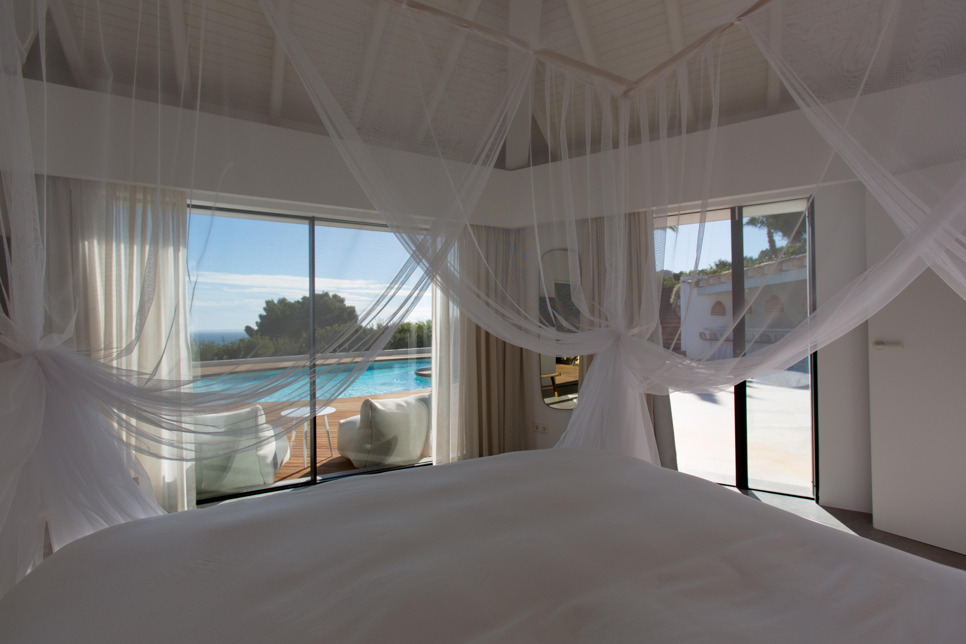 Moderner Luxus in Ibizas exklusivster Nachbarschaft: Ein Refugium in Es Cubells - 14