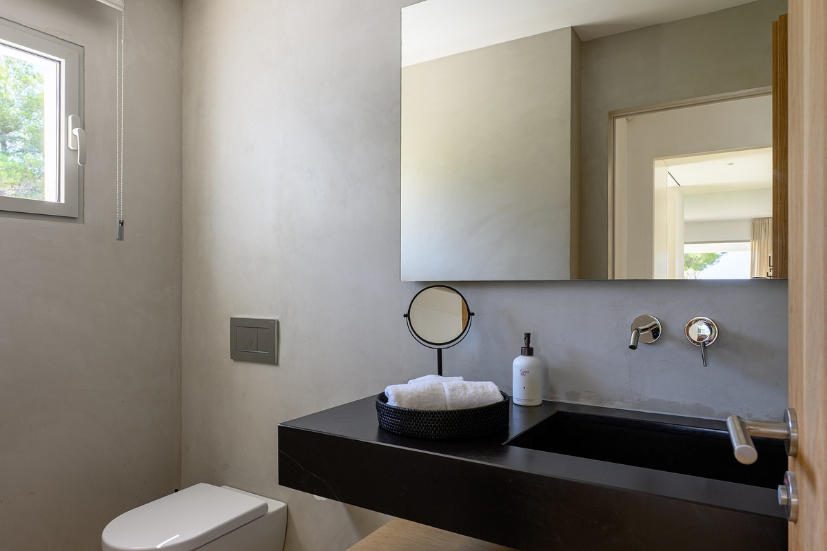 Moderne Luxusvilla mit atemberaubender Aussicht  - 25