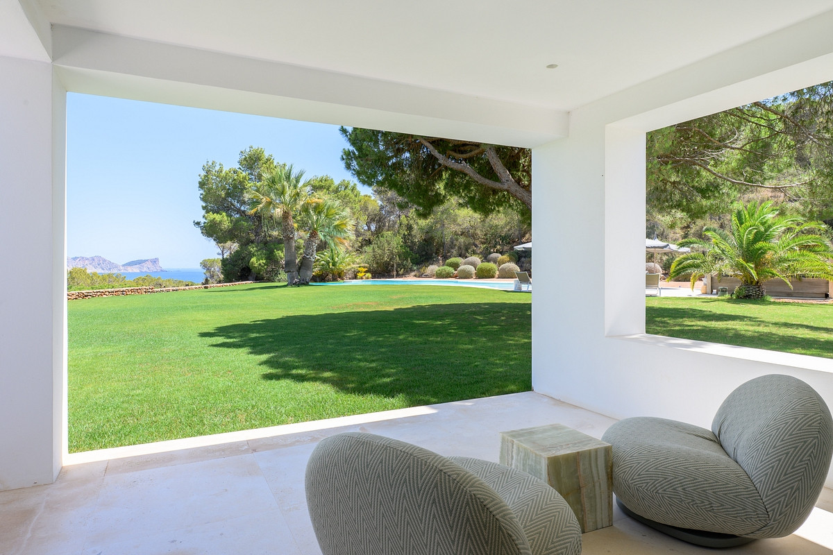 Moderne Luxusvilla mit atemberaubender Aussicht  - 35