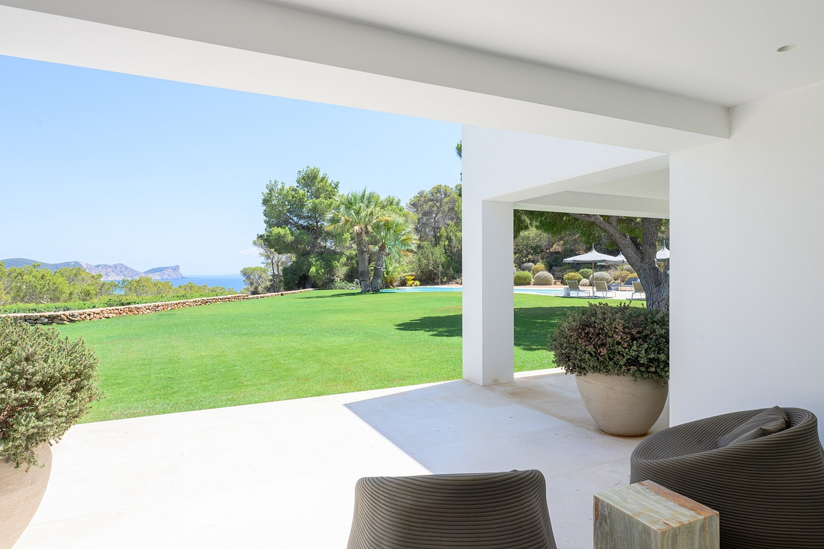 Moderne Luxusvilla mit atemberaubender Aussicht  - 40