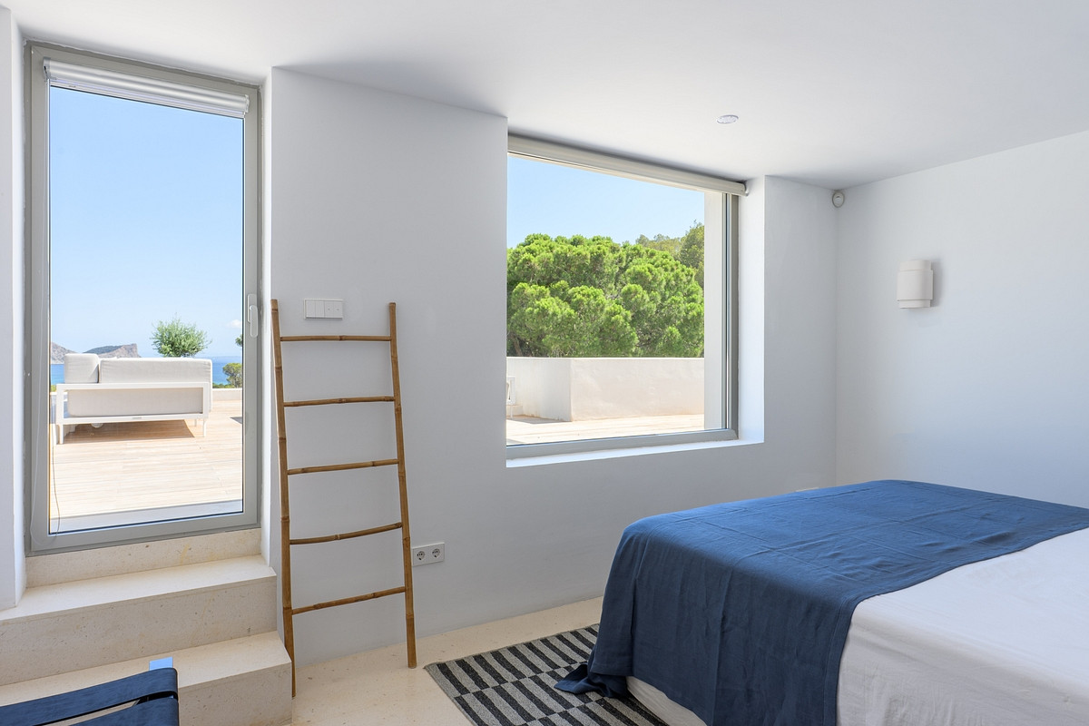 Moderne Luxusvilla mit atemberaubender Aussicht  - 47