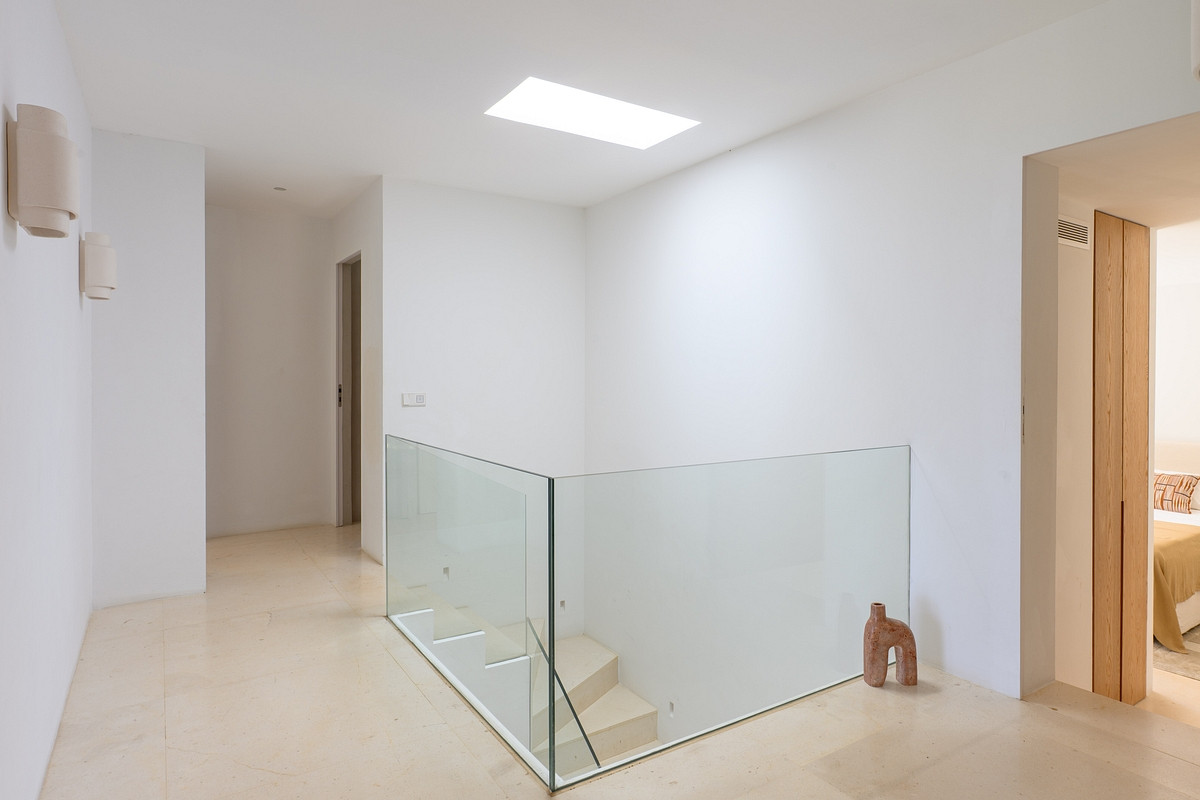 Moderne Luxusvilla mit atemberaubender Aussicht  - 53