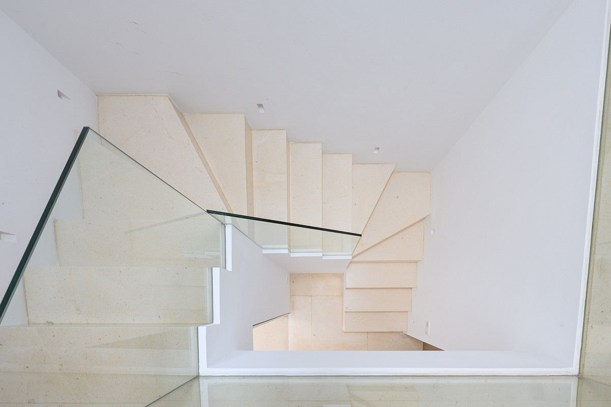 Moderne Luxusvilla mit atemberaubender Aussicht  - 54