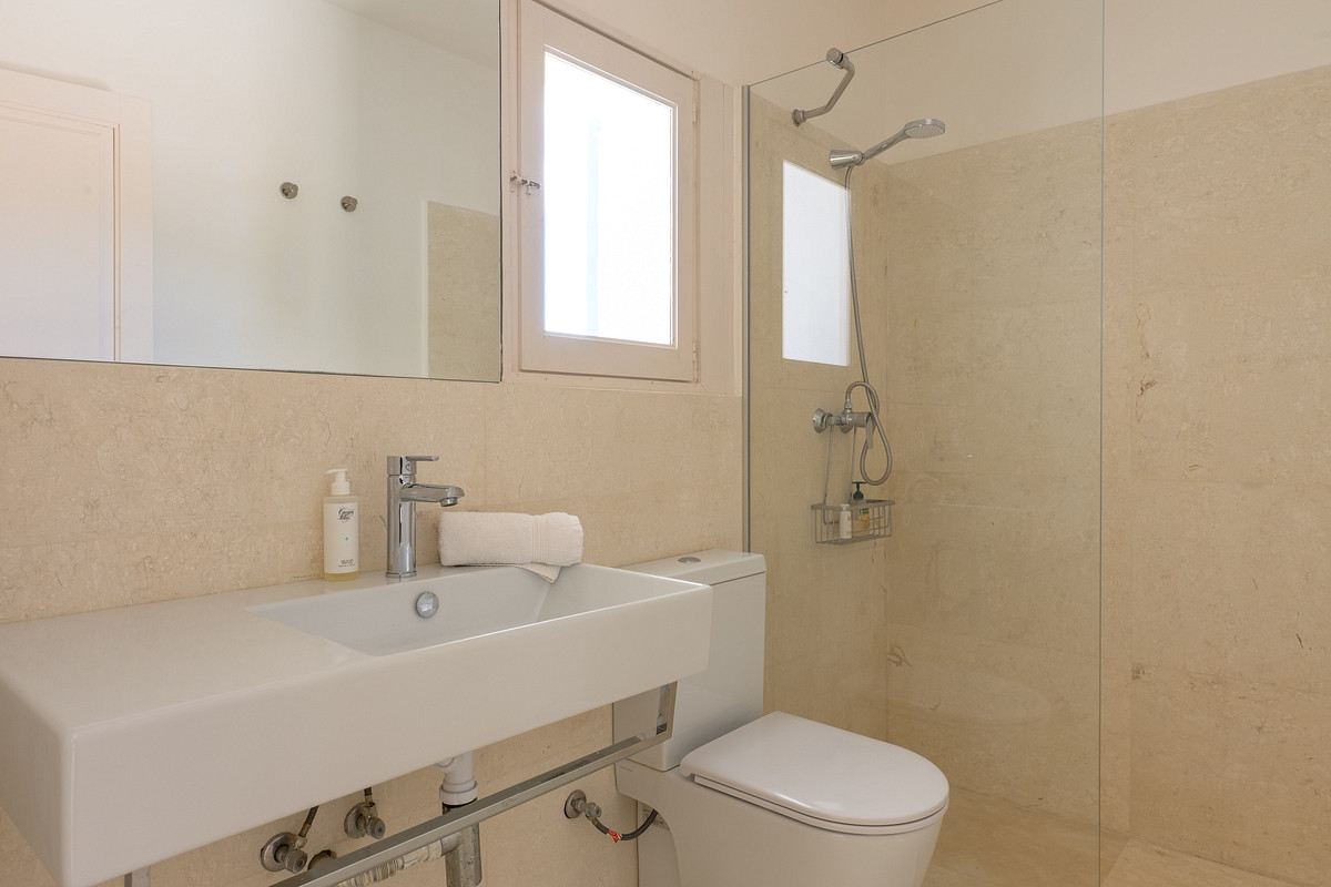 Moderne Luxusvilla mit atemberaubender Aussicht  - 80