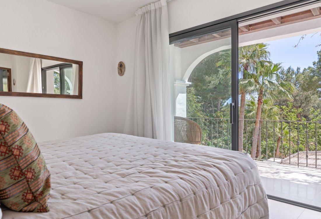Hermosa villa en un entorno muy prestigioso a poca distancia de Cala Jondal  - 4