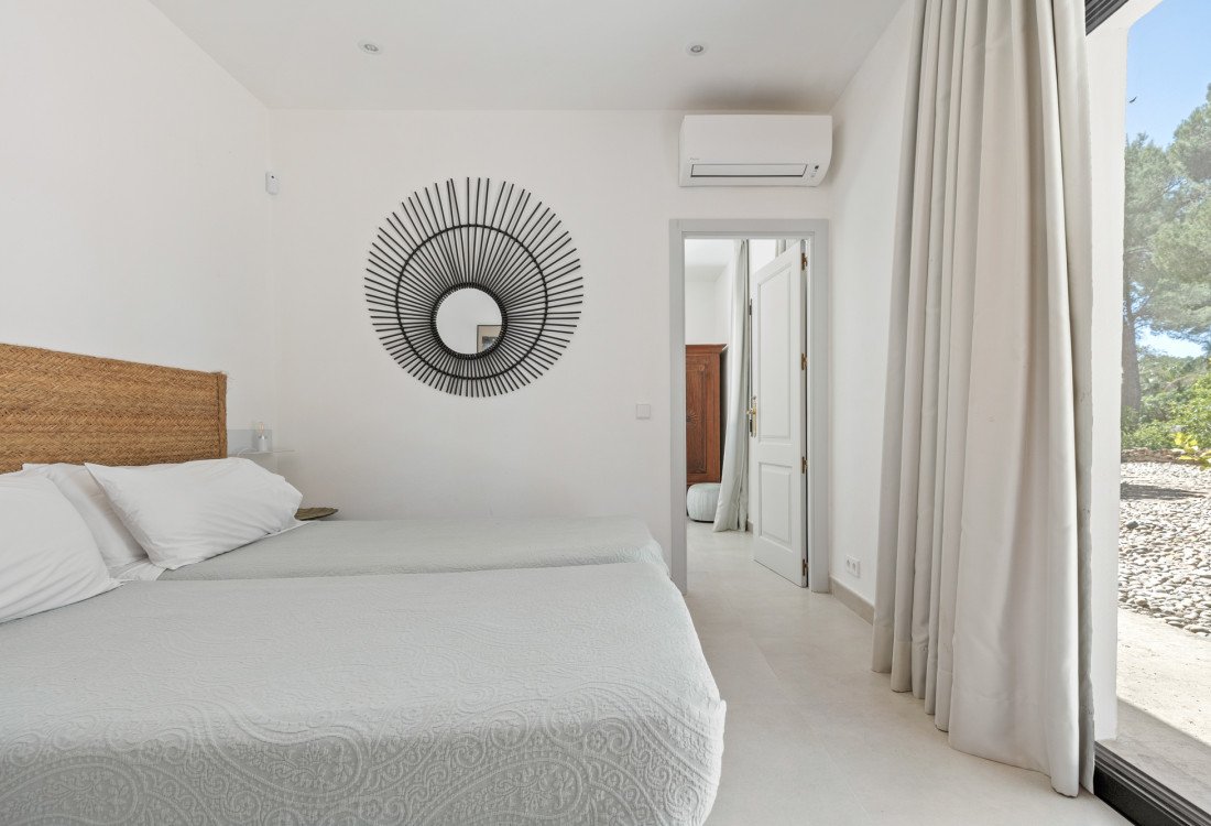 Hermosa villa en un entorno muy prestigioso a poca distancia de Cala Jondal  - 36