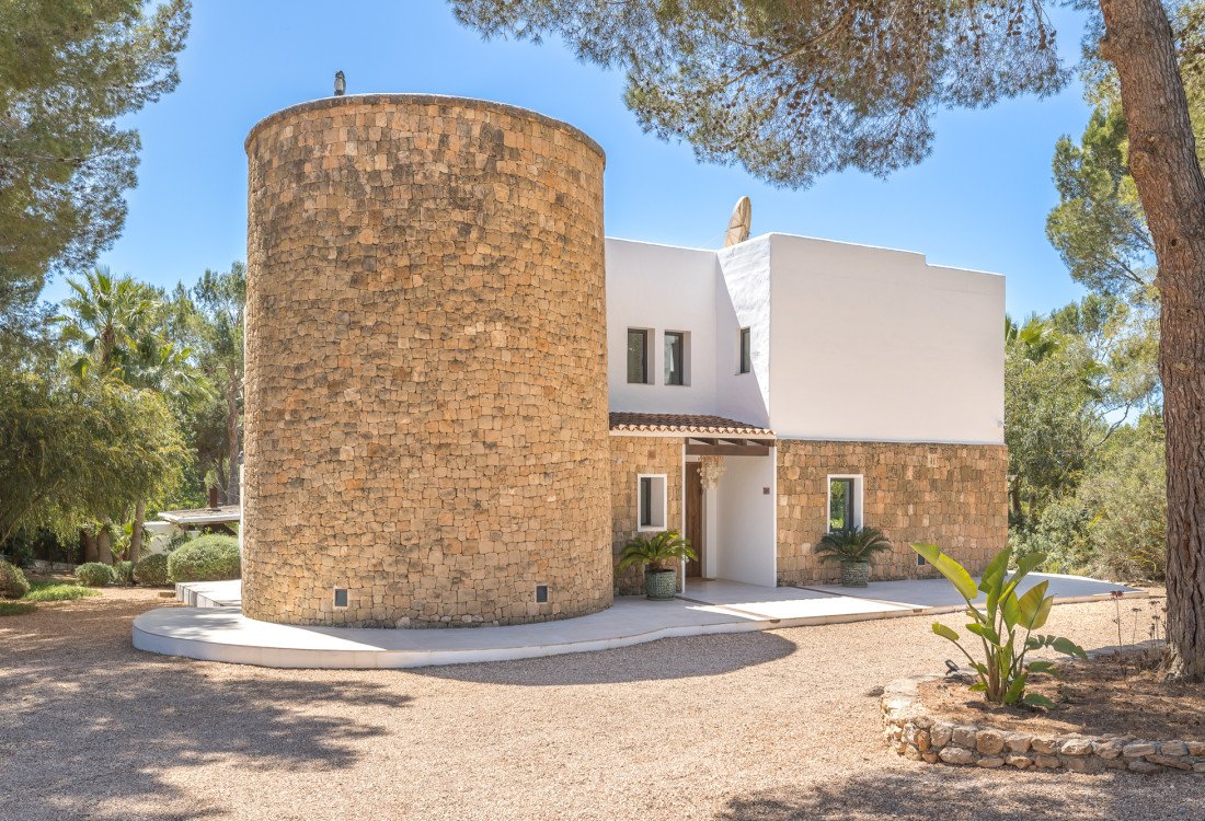 Hermosa villa en un entorno muy prestigioso a poca distancia de Cala Jondal  - 13