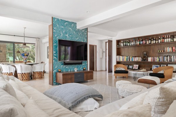 Beautiful villa in a very prestigious setting a short distance from Cala Jondal  - 3