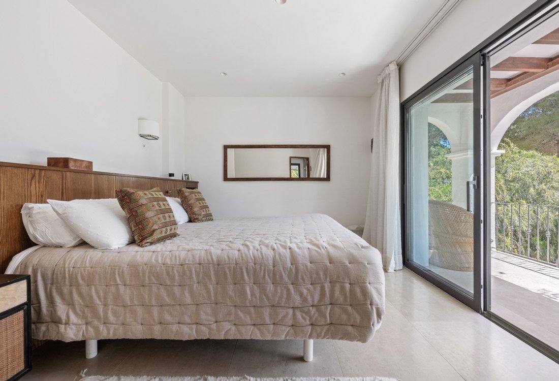 Hermosa villa en un entorno muy prestigioso a poca distancia de Cala Jondal  - 28