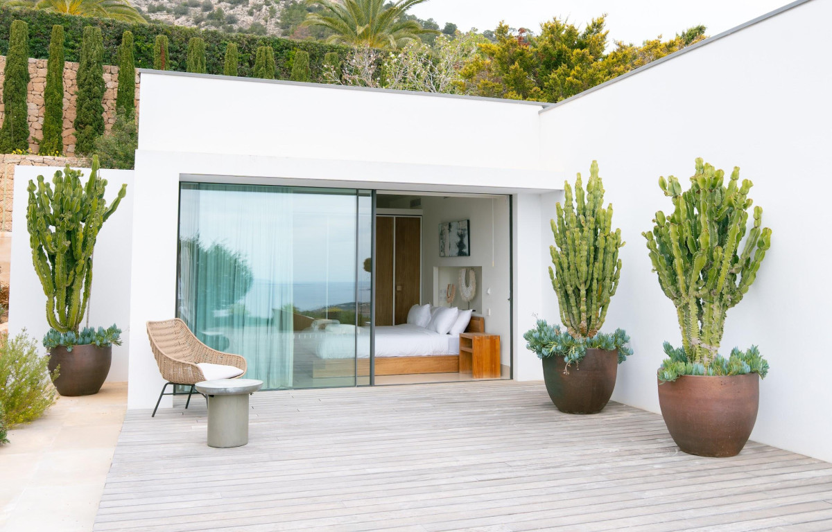 Moderne Design-Villa in den Hügel von Es Cubells  - 5