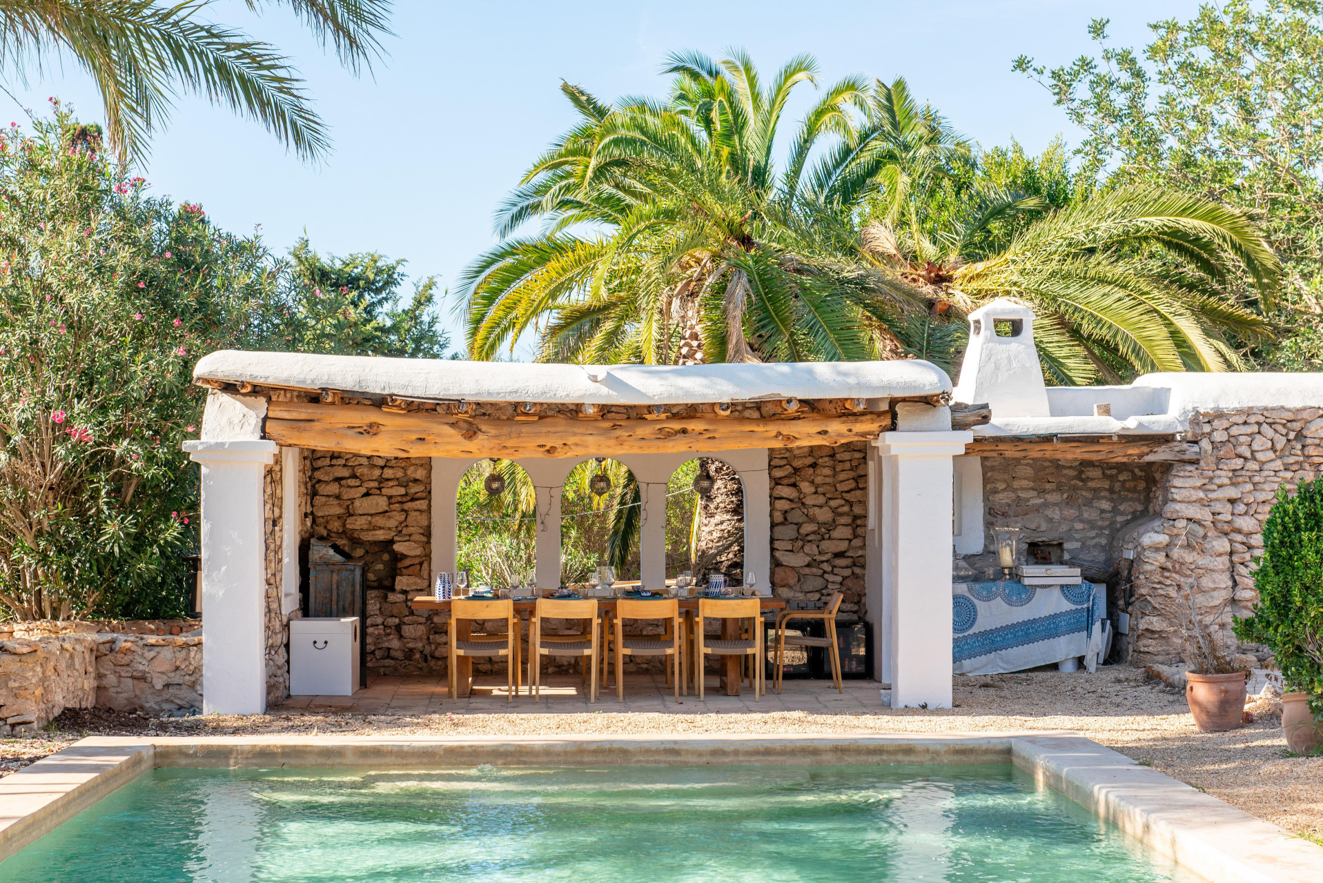 Ein bezauberndes, authentisches Landhaus, das zwischen Santa Gertrudis und Ibiza auf dem Land liegt - 12