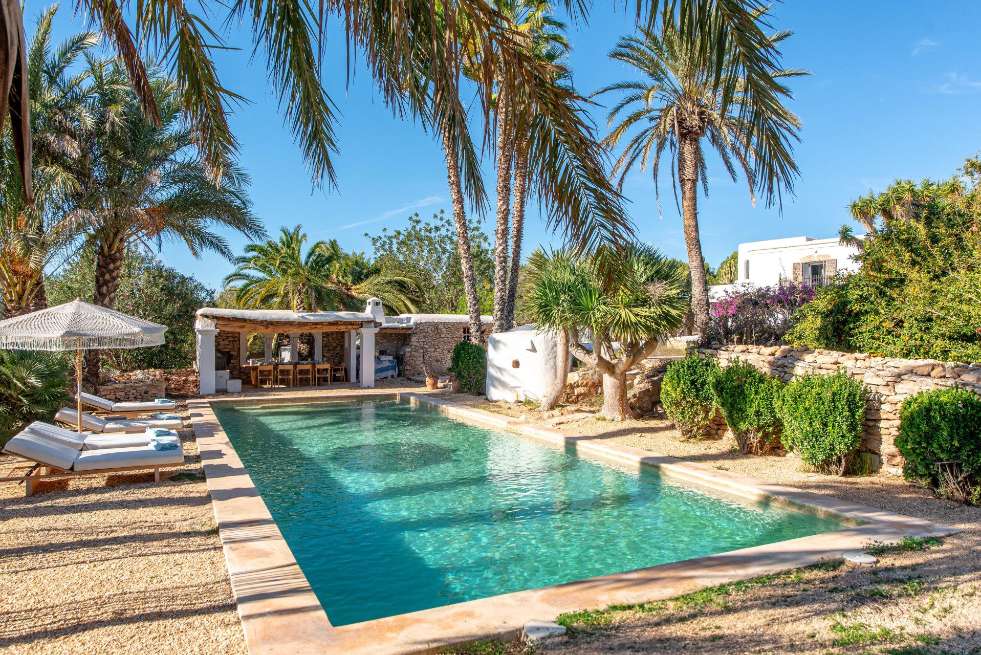 Ein bezauberndes, authentisches Landhaus, das zwischen Santa Gertrudis und Ibiza auf dem Land liegt - 9