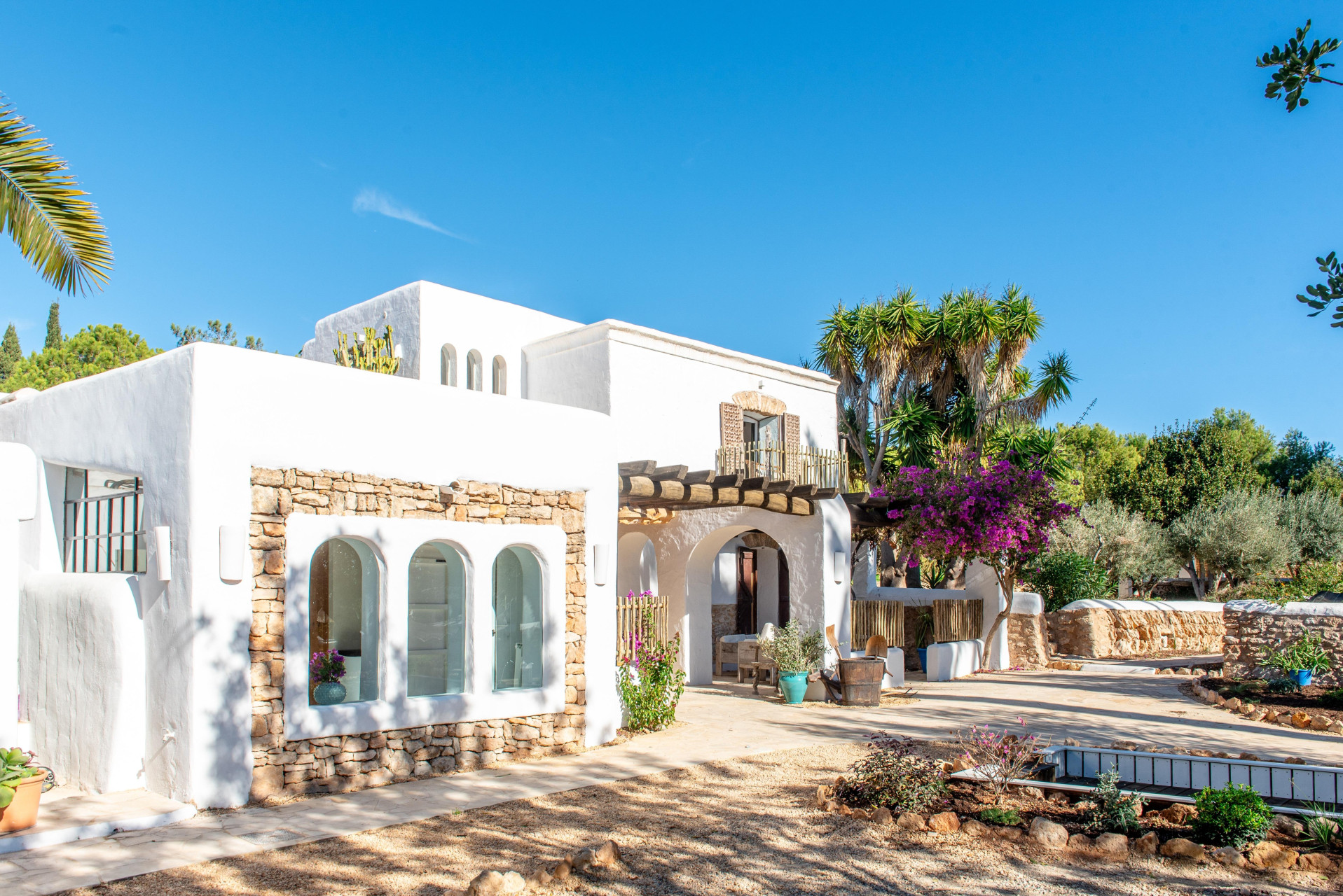 Ein bezauberndes, authentisches Landhaus, das zwischen Santa Gertrudis und Ibiza auf dem Land liegt - 6
