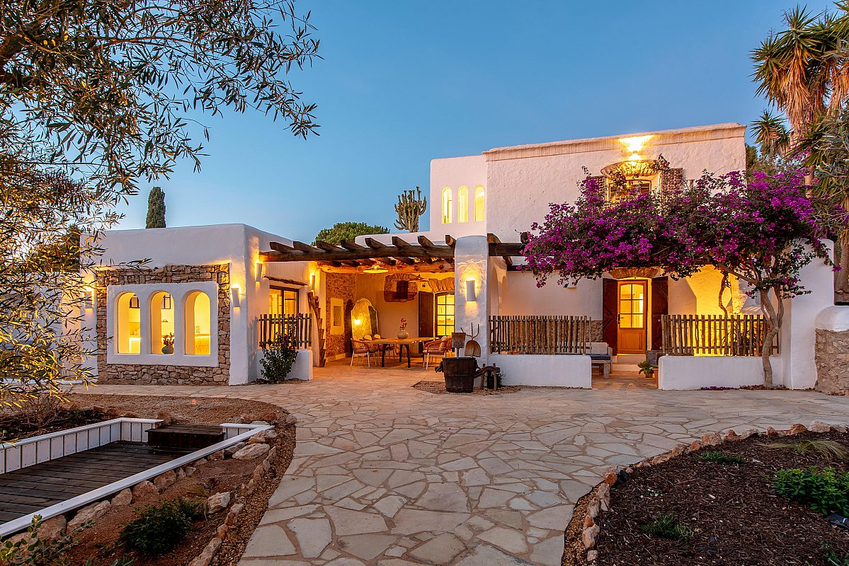 Ein bezauberndes, authentisches Landhaus, das zwischen Santa Gertrudis und Ibiza auf dem Land liegt - 2