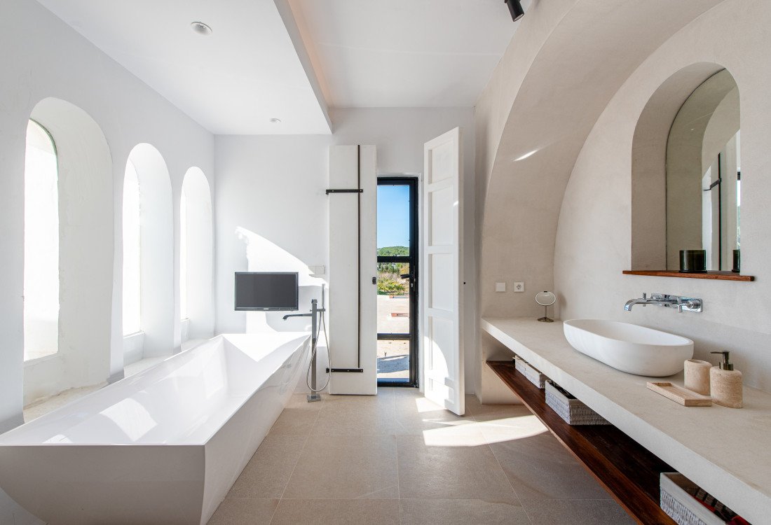 Enchanting finca nestled in the countryside between Santa Gertrudis and Ibiza - 49