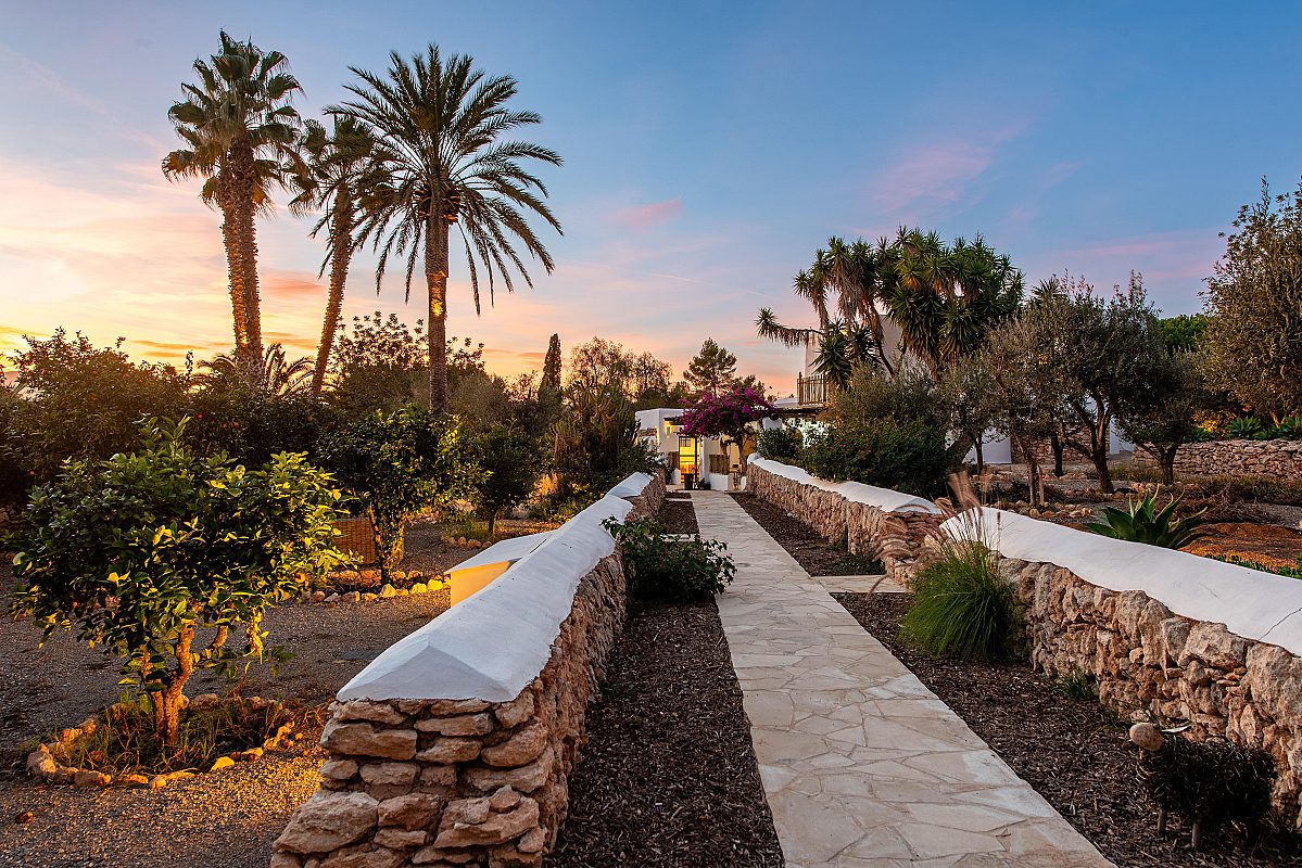 Ein bezauberndes, authentisches Landhaus, das zwischen Santa Gertrudis und Ibiza auf dem Land liegt - 70