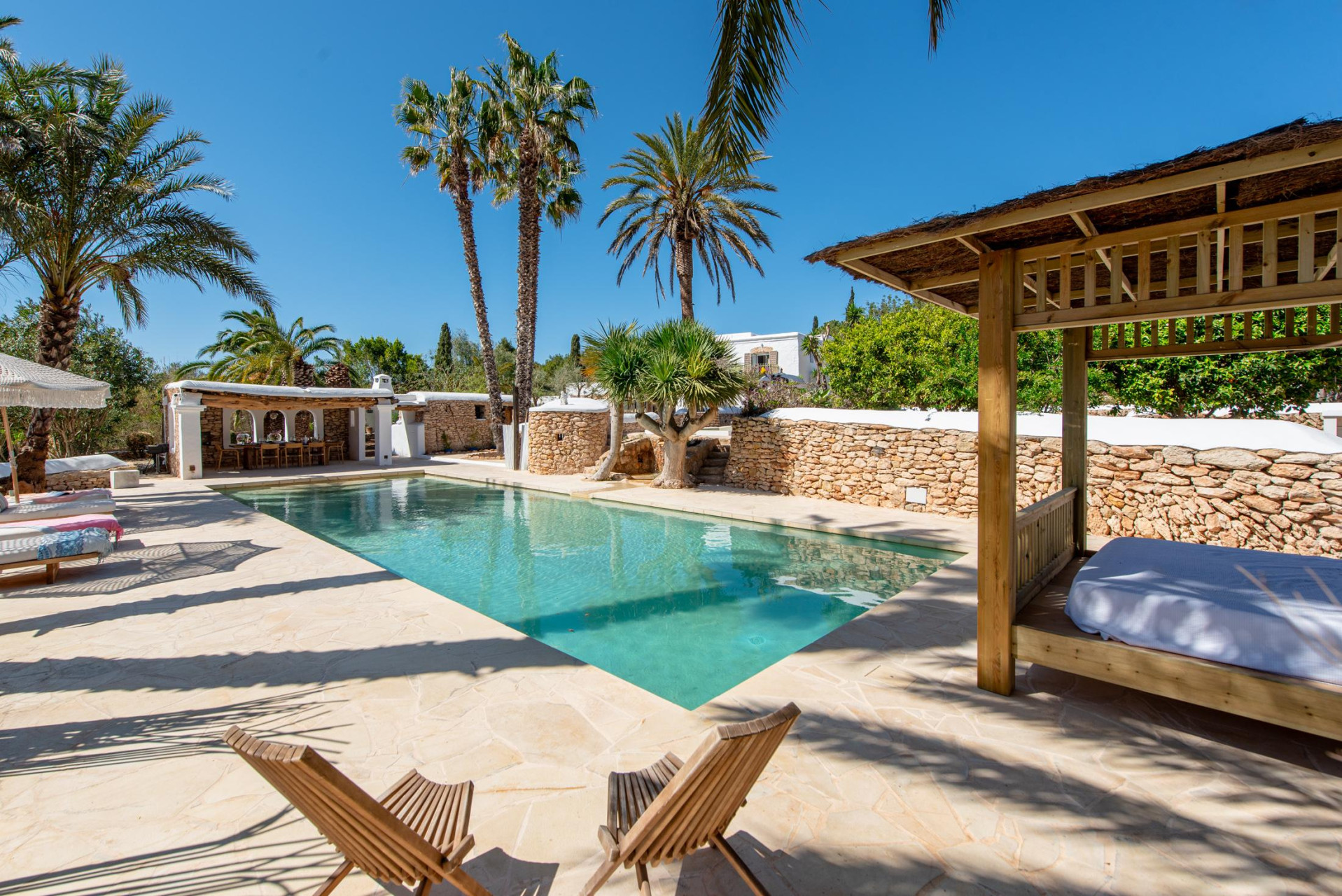 Ein bezauberndes, authentisches Landhaus, das zwischen Santa Gertrudis und Ibiza auf dem Land liegt - 14