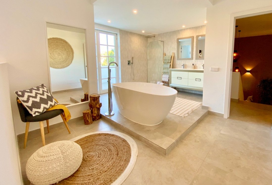 Elegant Mediterranean Villa recently refurbished  - 37