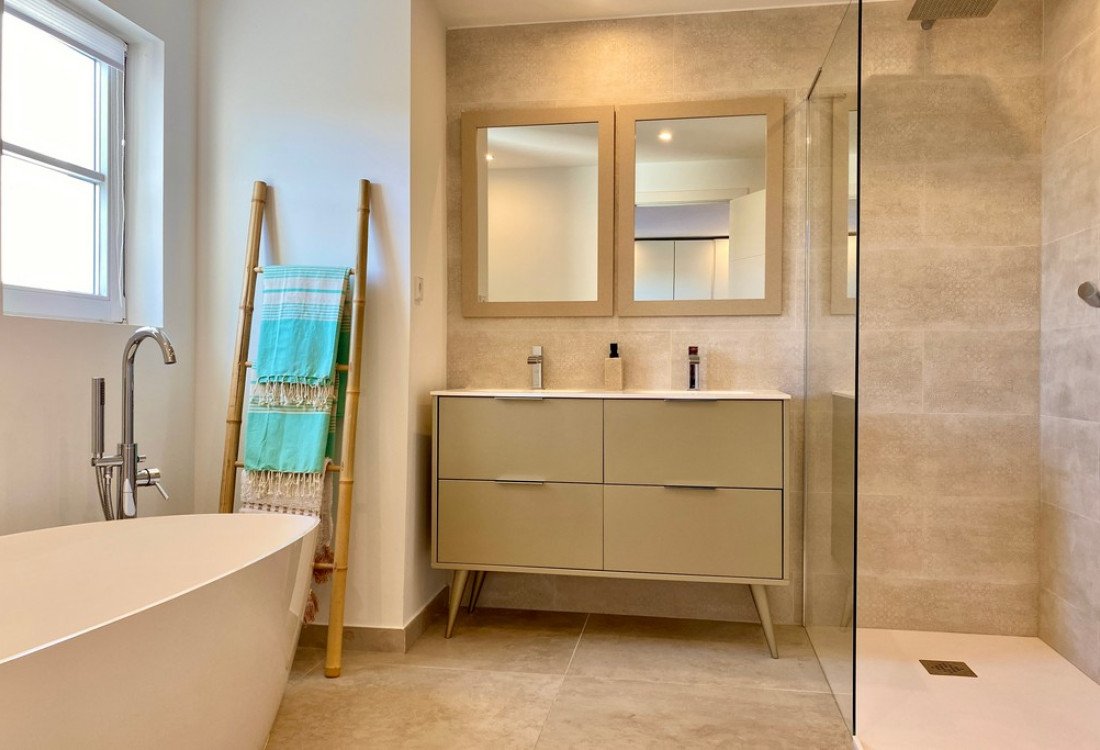 Elegant Mediterranean Villa recently refurbished  - 48