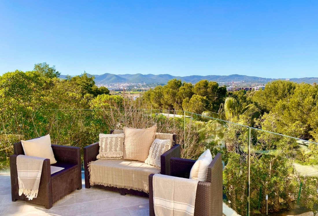 Elegant Mediterranean Villa recently refurbished  - 8