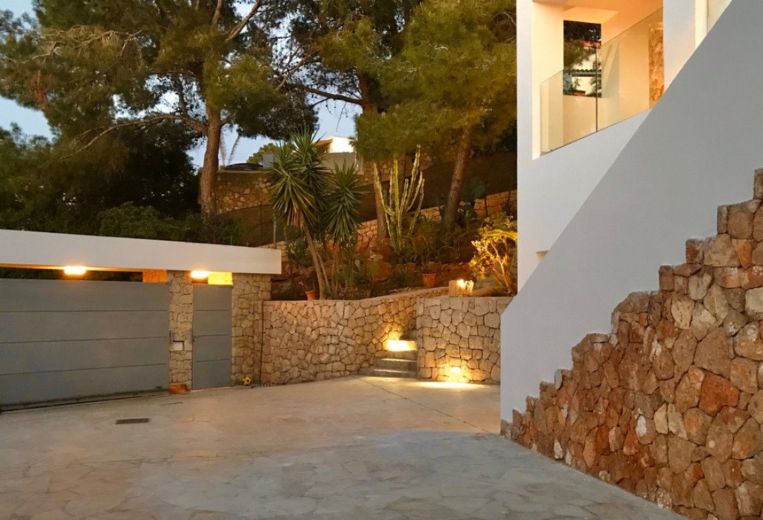 Elegant Mediterranean Villa recently refurbished  - 14