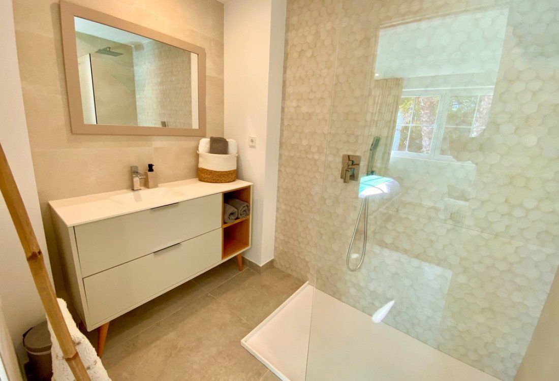Elegant Mediterranean Villa recently refurbished  - 43