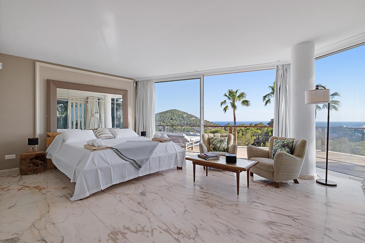 Una hermosa mansión en una zona muy deseable, con vistas al mar y al casco antiguo de Ibiza. - 18