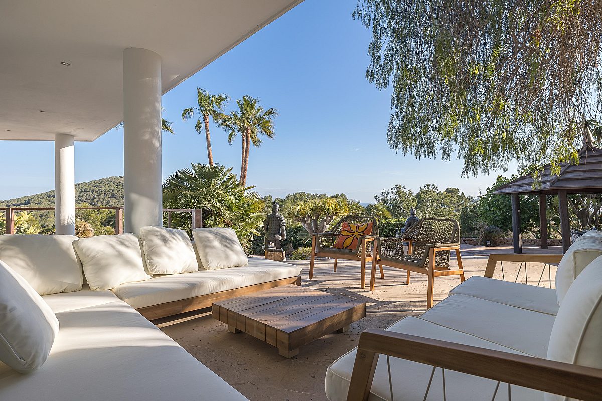 Una hermosa mansión en una zona muy deseable, con vistas al mar y al casco antiguo de Ibiza. - 8
