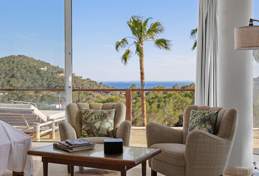 A beautiful mansion in a very desirable area, with a view of the sea and the old town of Ibiza - 17