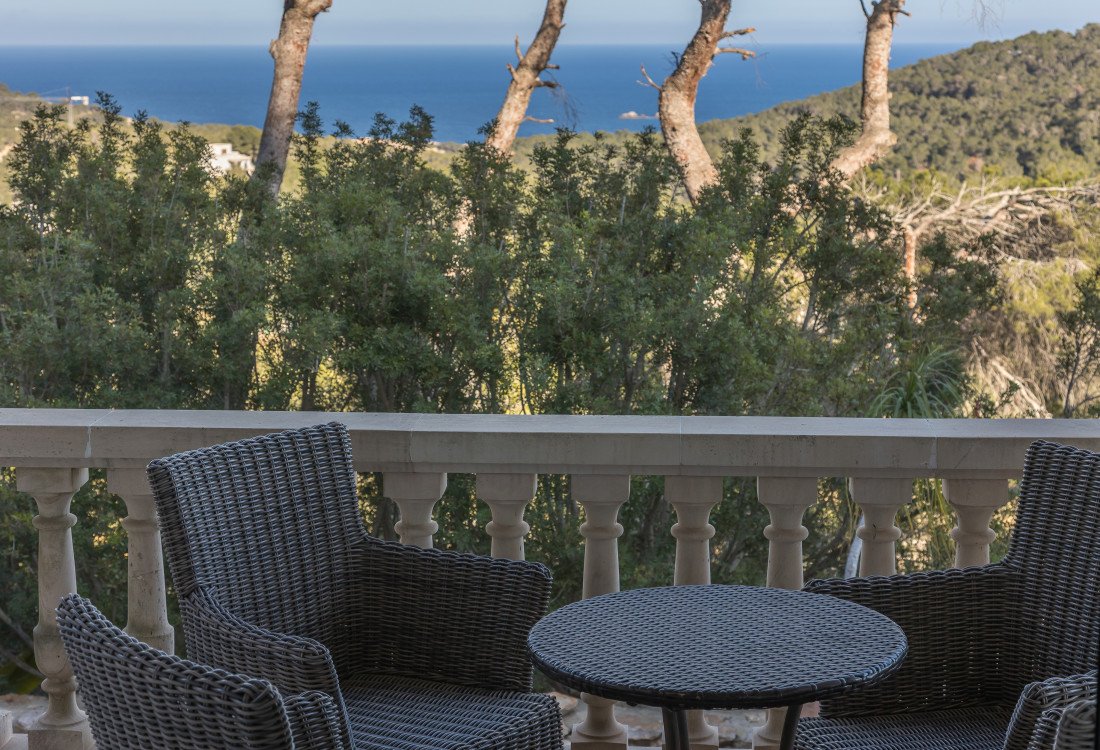 A beautiful mansion in a very desirable area, with a view of the sea and the old town of Ibiza - 21
