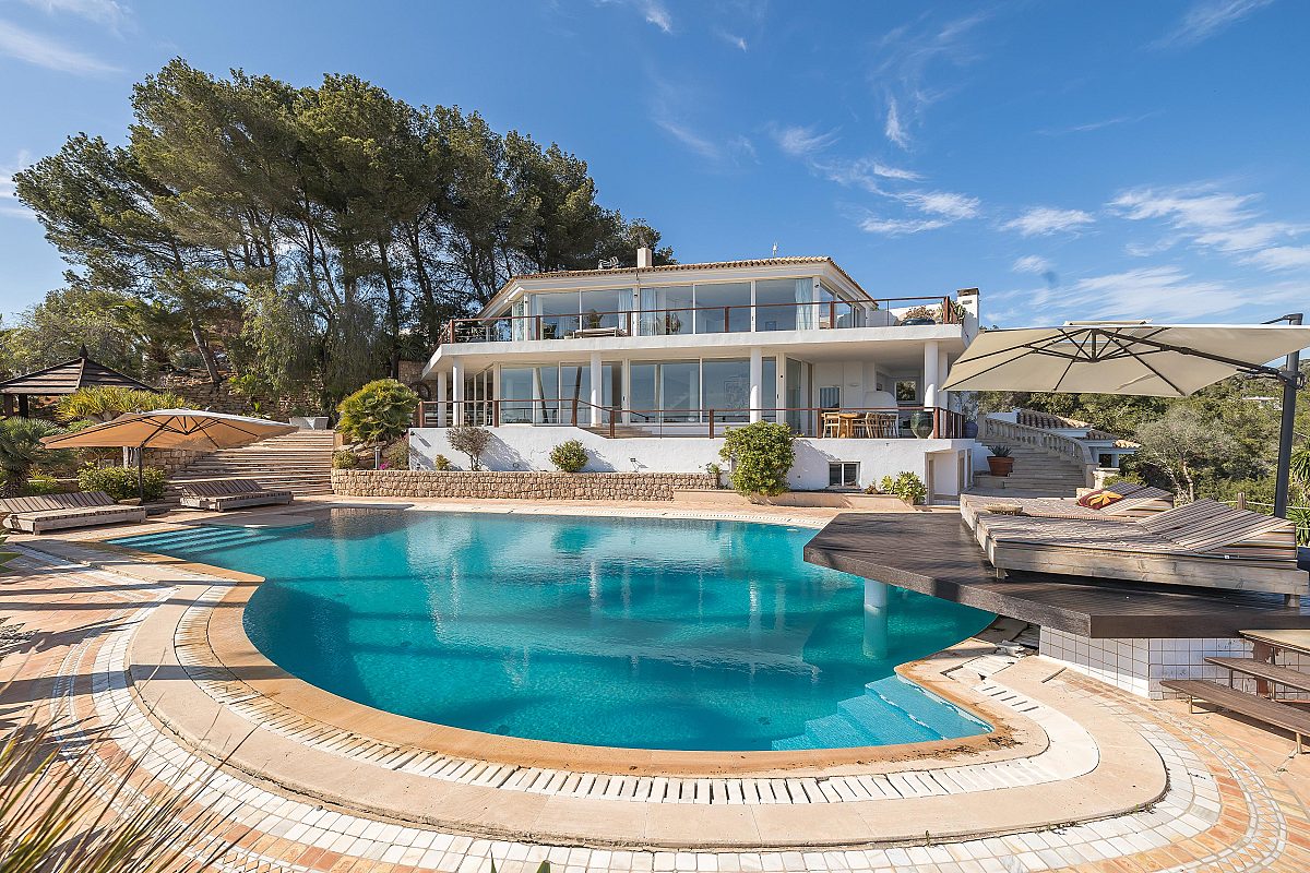 Una hermosa mansión en una zona muy deseable, con vistas al mar y al casco antiguo de Ibiza. - 9