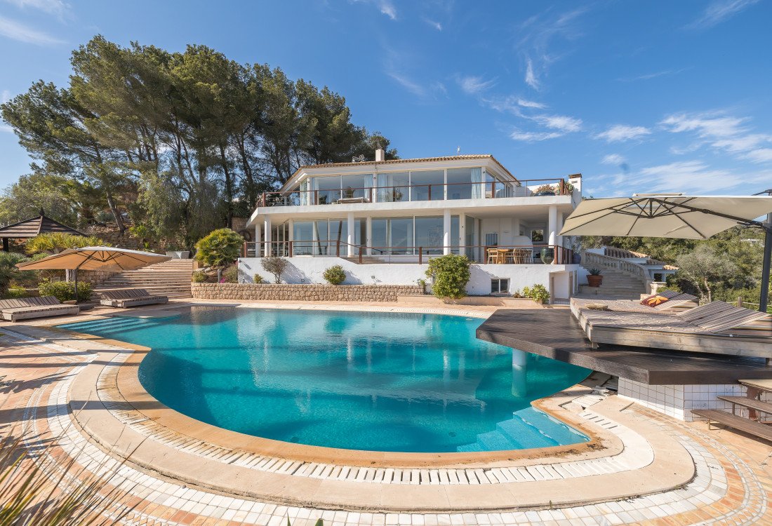 A beautiful mansion in a very desirable area, with a view of the sea and the old town of Ibiza - 9