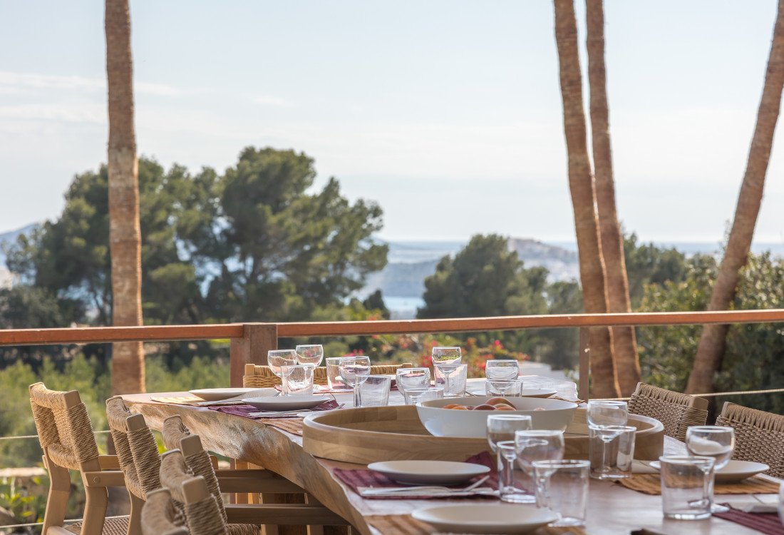A beautiful mansion in a very desirable area, with a view of the sea and the old town of Ibiza - 10