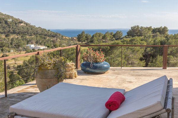 A beautiful mansion in a very desirable area, with a view of the sea and the old town of Ibiza - 2
