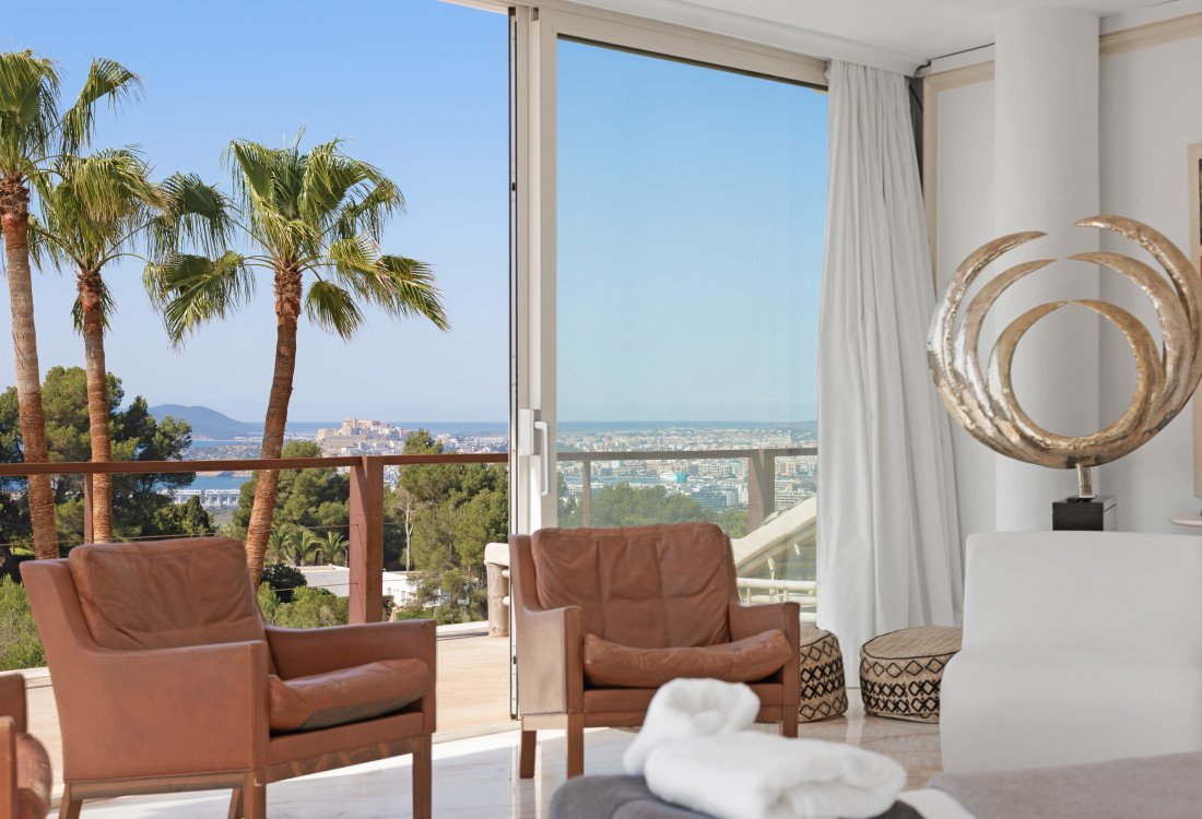 A beautiful mansion in a very desirable area, with a view of the sea and the old town of Ibiza - 20