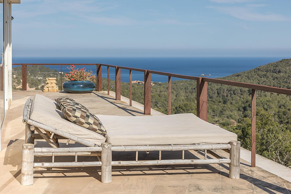 Una hermosa mansión en una zona muy deseable, con vistas al mar y al casco antiguo de Ibiza. - 14