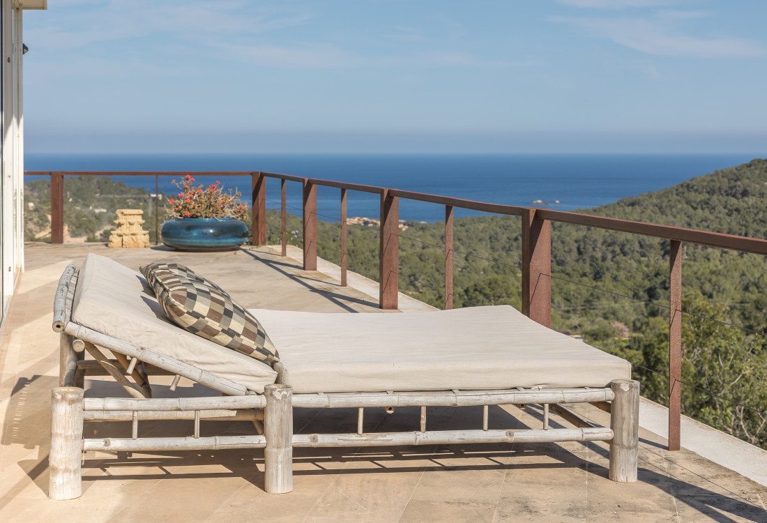 A beautiful mansion in a very desirable area, with a view of the sea and the old town of Ibiza - 14